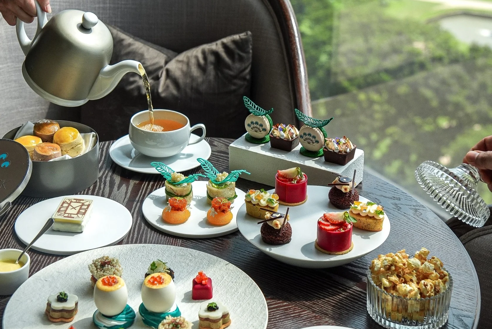 アフタヌーンティーをお楽しみください